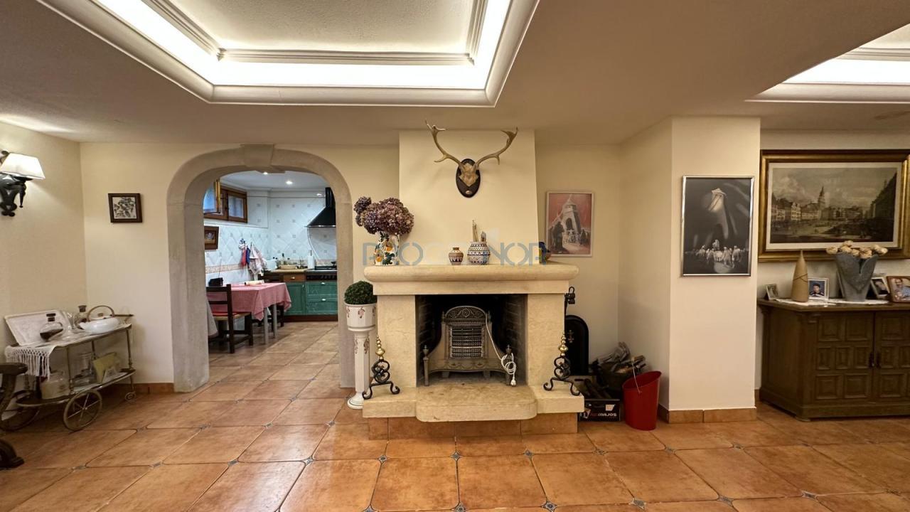 Salon semisotano